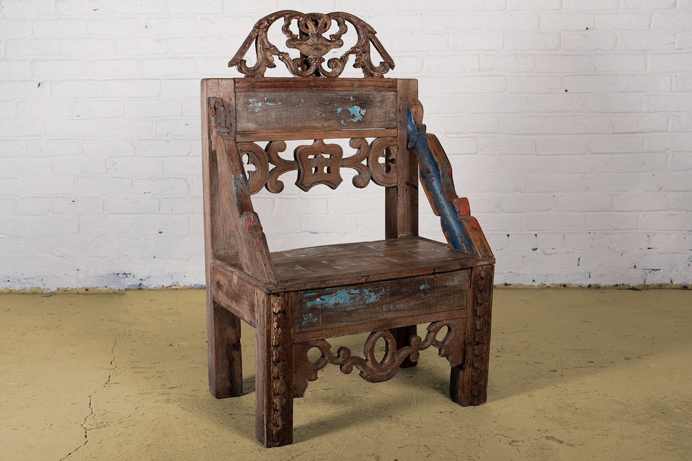 TS00174_VINTAGE_Bench_Throne