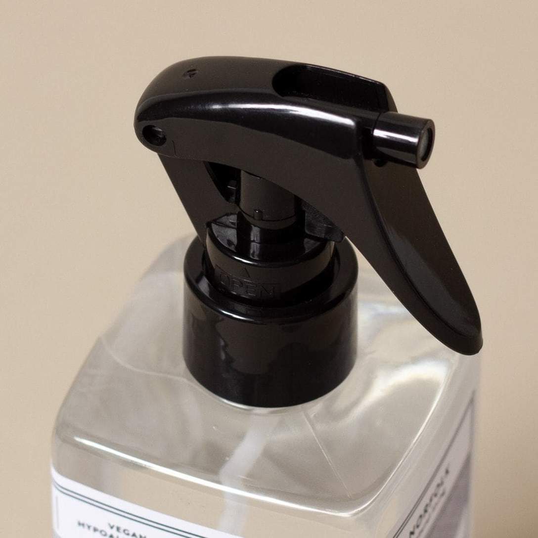 laundry-garment-refresher-300ml-1_e45d1959-9974-4658-9bdc-4ce1eb24bbe1