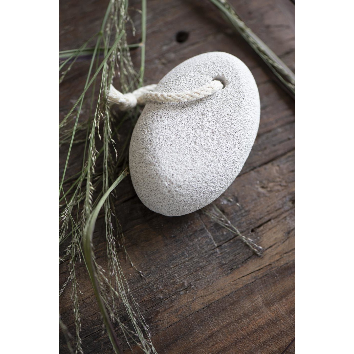 pumice-stone-pumice-stone-1_0d515fb7-f8b2-4d33-86d2-cecf2be4440a