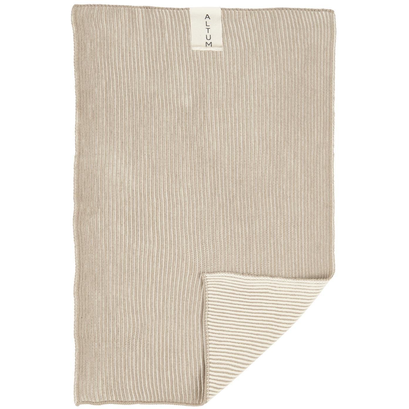 towel-knitted-towel-1_e18c2721-e84e-4211-8cc4-fdf218e40dc7