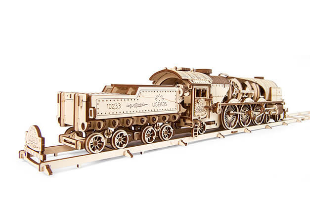 Ugears_V-Express_Steam_Train_with_Tender_DSC8571_2400x1013-2-1