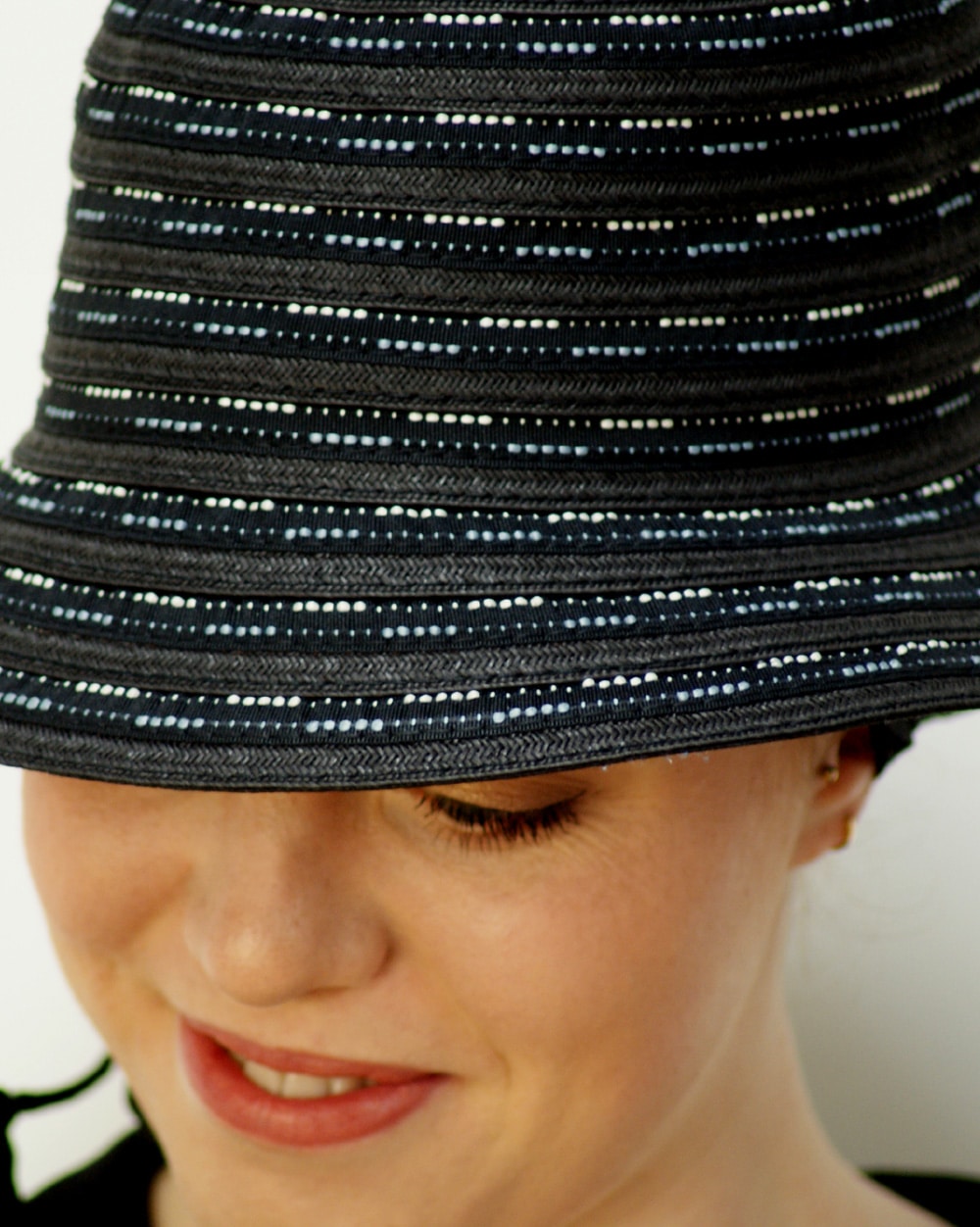 black-summer-chemo-hat-clos