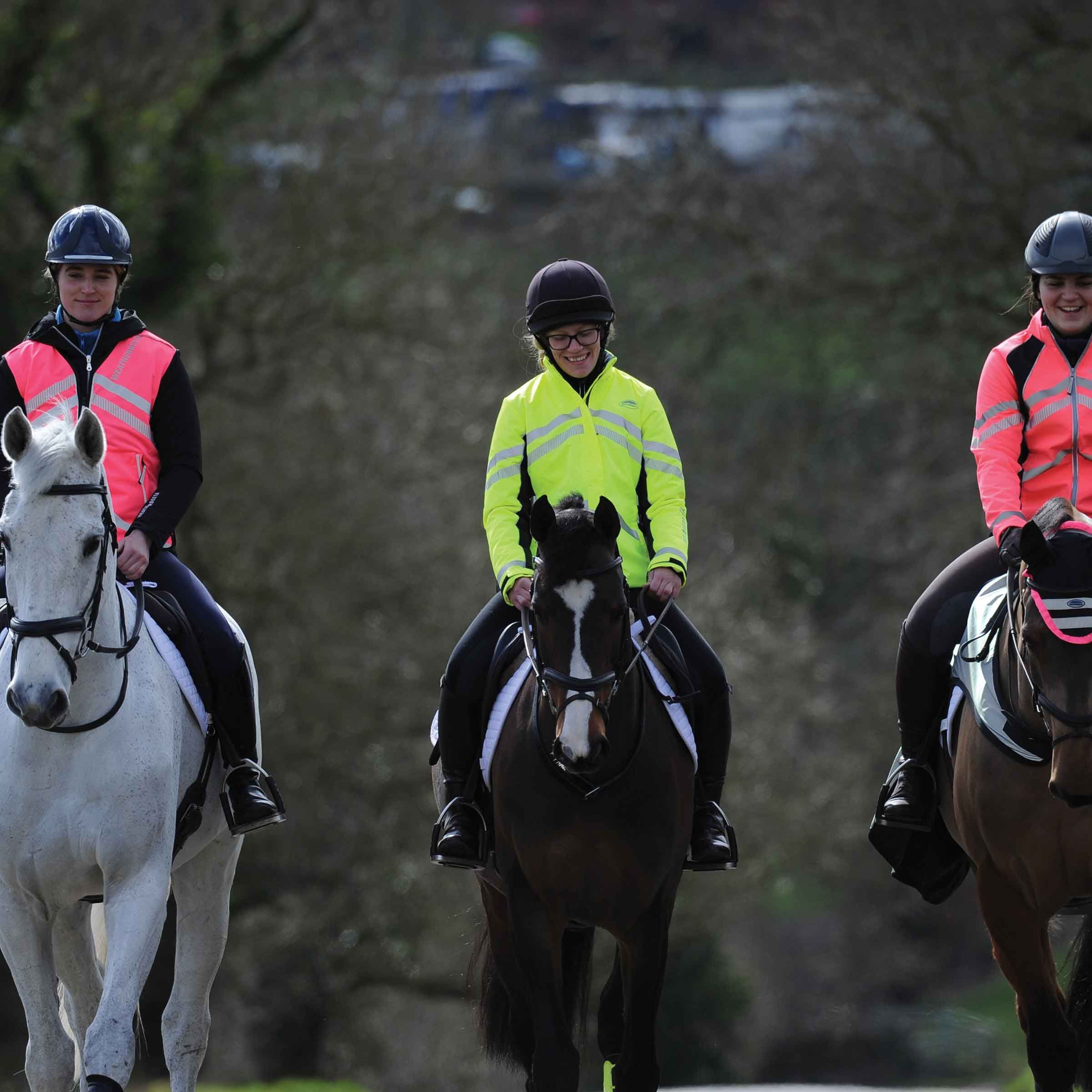 weatherbeeta-reflective-lightweight-waterproof-jacket-hi-vis-pink-3-71819-p