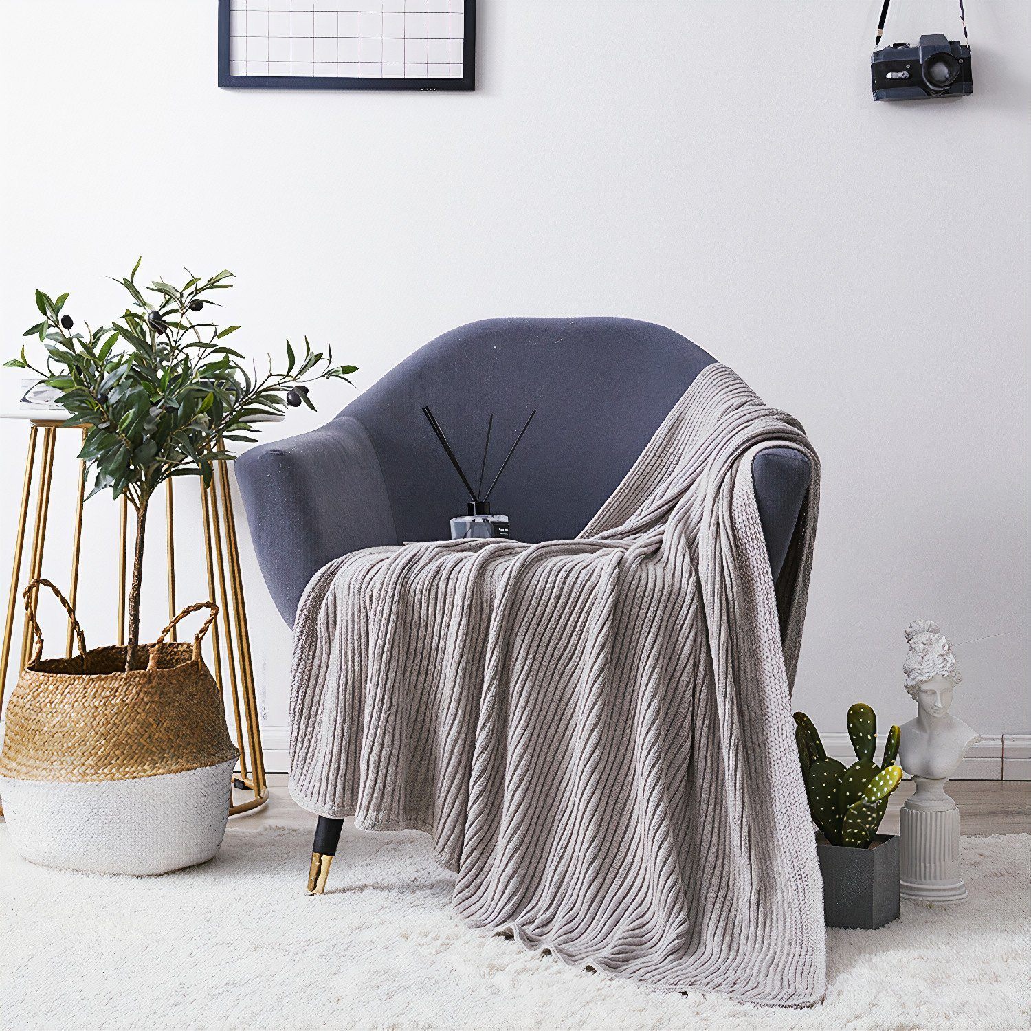 throw-cable-knit-throws-3_5ad9135d-239b-4cde-af59-547657f8e338