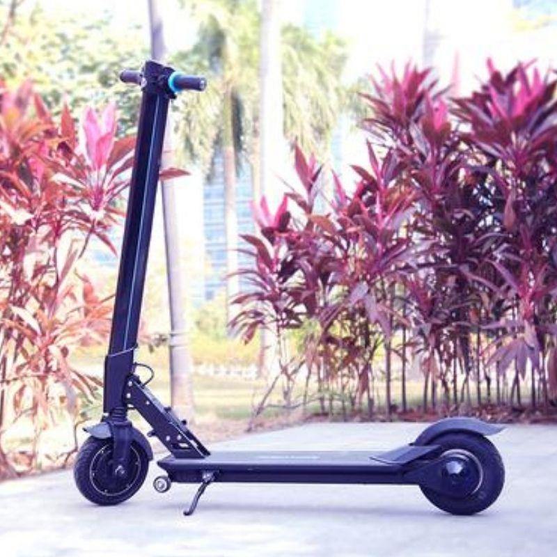 InMotionL8DElectricScooter-Lifestyle_2_1080x_480f017c-4ab1-4b79-a3f4-fa979fe97ccd