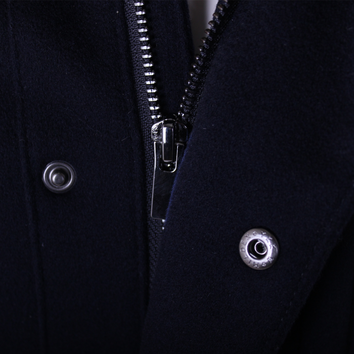 robert_old_navy-blue_pure_cashmere_with_fur_collar_coat_detail