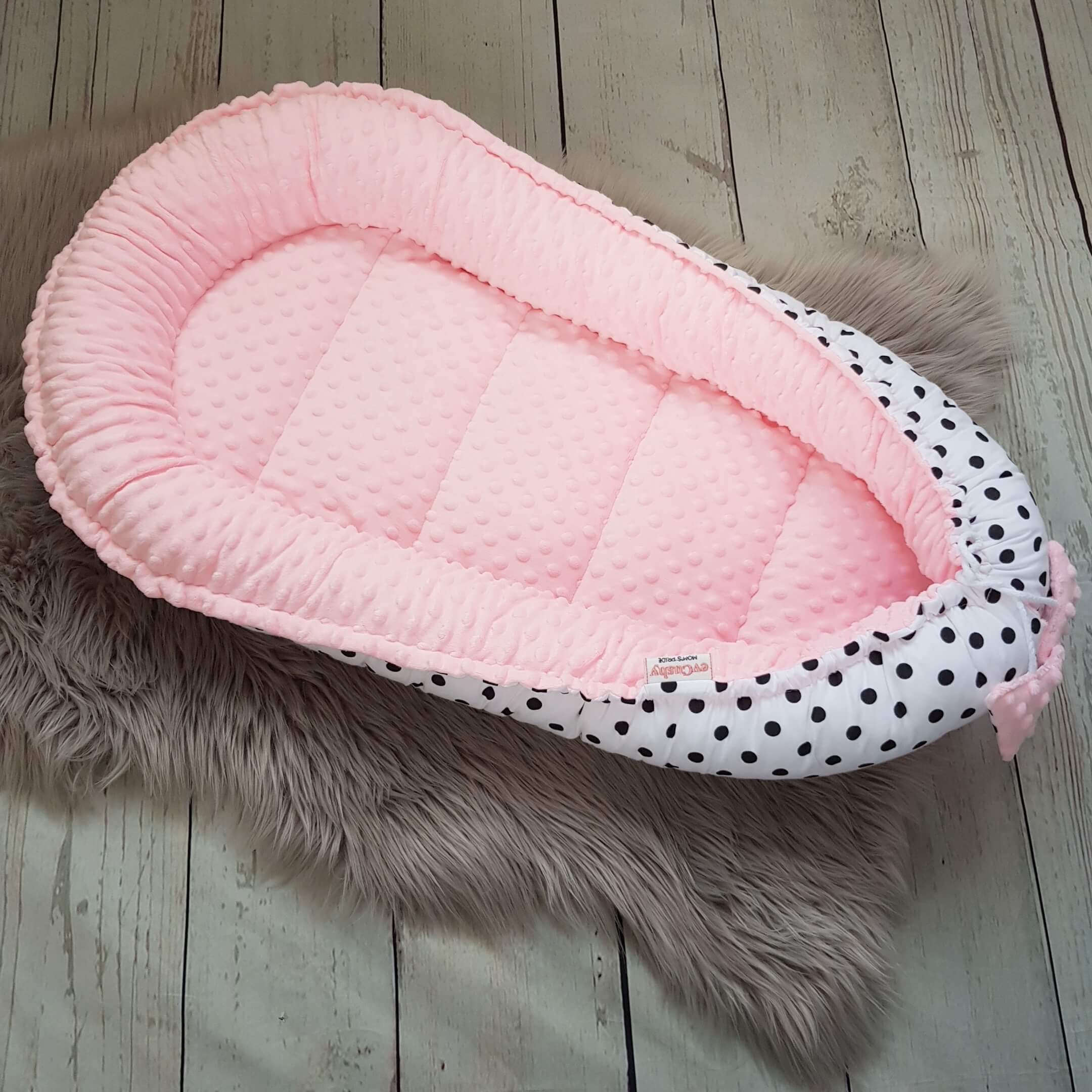 MINKI_PINK_NEST_POD_EVCUSHY_POLKA_DOT