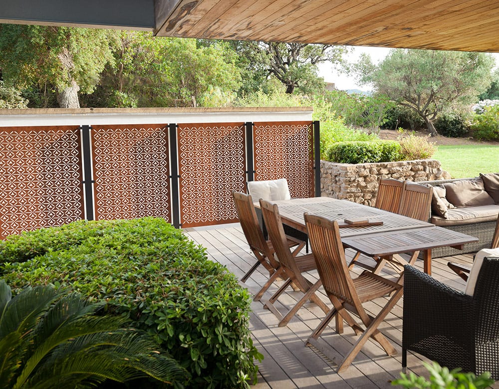 04d-Motif-Side-Posts-Corten-Dining-Terrace-SG-2020-2