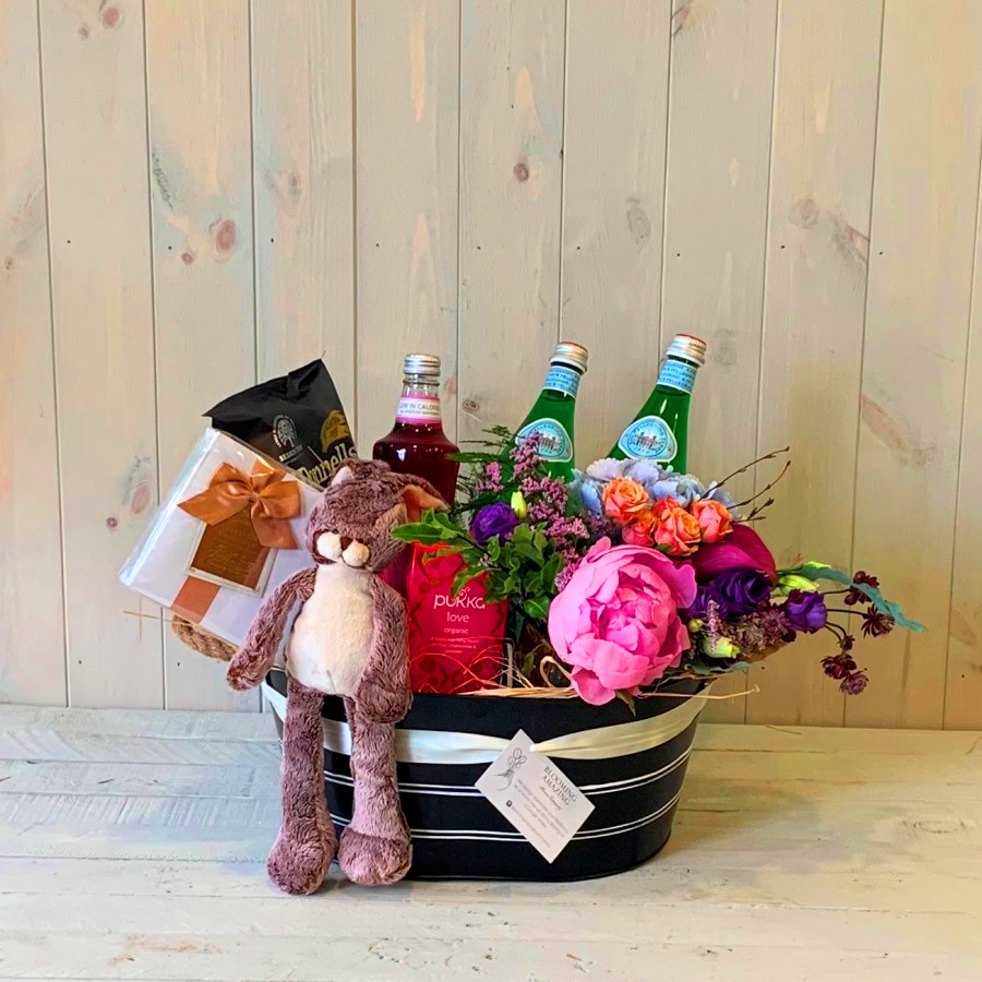 Gift-Hamper-and-Flower-for-a-New-Mum
