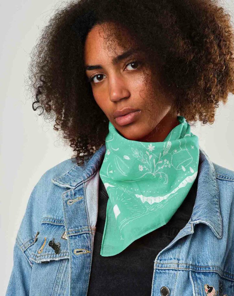eudoxie-femme-moto-bandana-thelma-vert-menthe-foulard-moto-tour-cou-800x1013