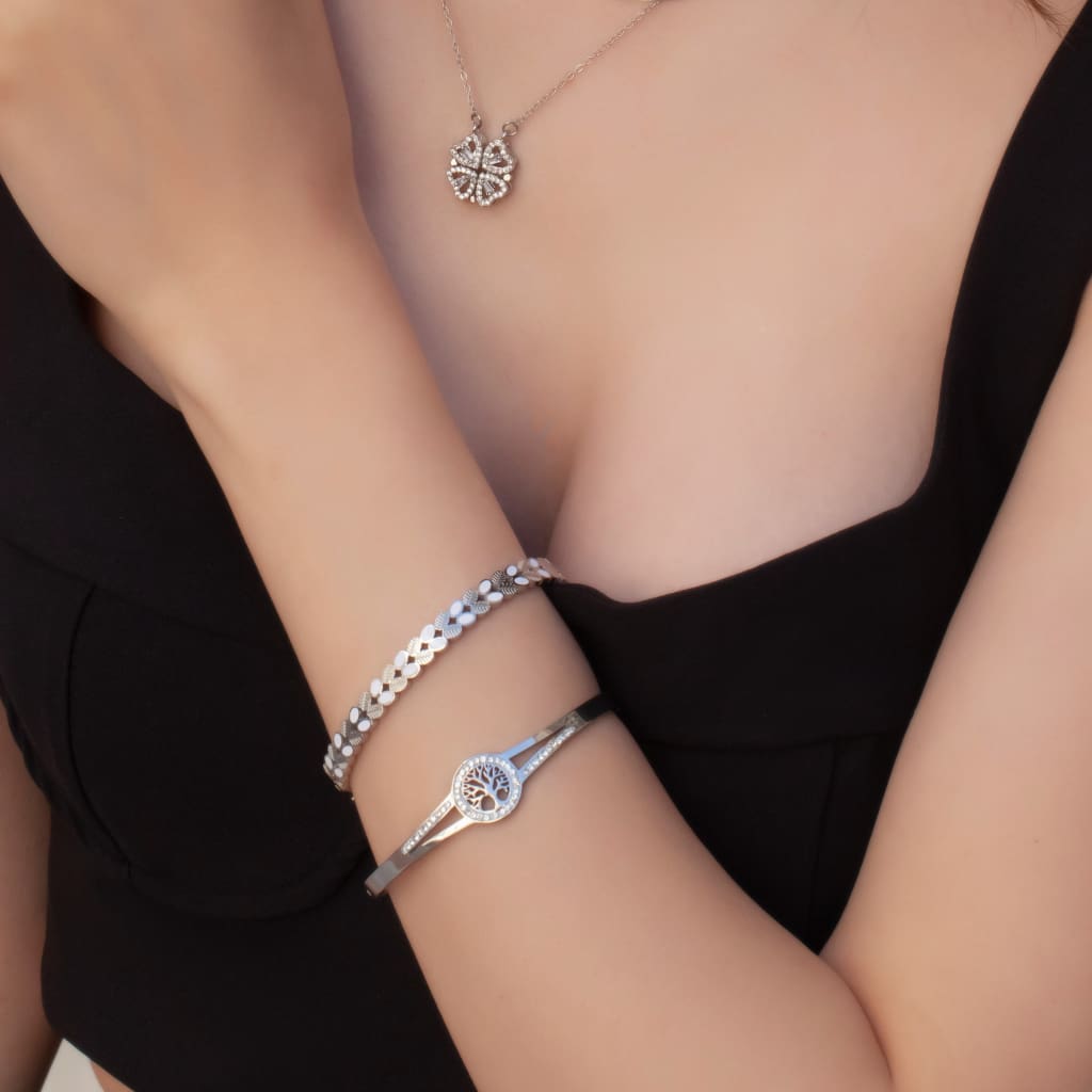 alpha-bangle-perimeter-17cm-silver-badge-3-for-2-bestseller-bracelet-chain-dainty-bracelets-ezavision-133