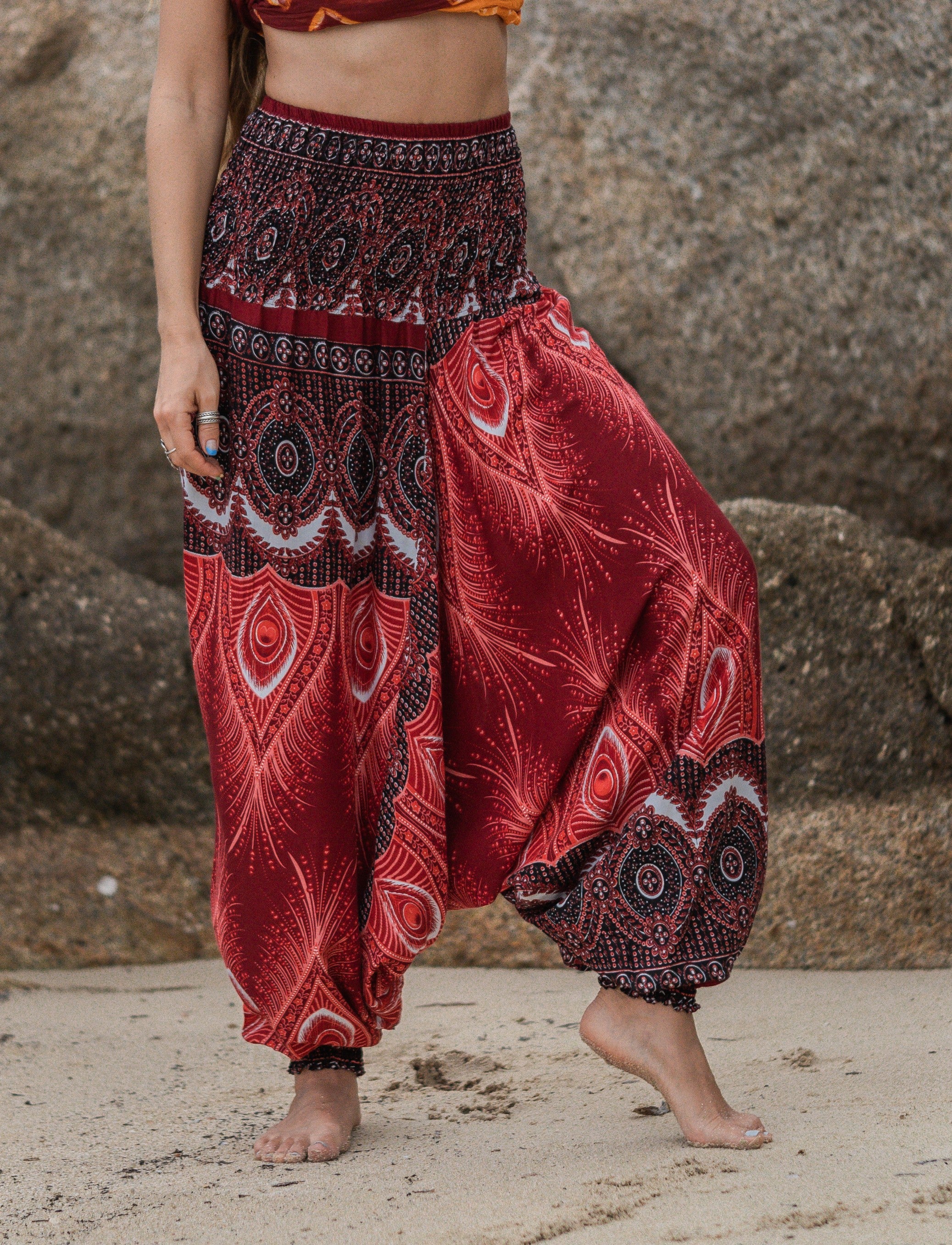 harem-pants-peacock-feather-bright-red-yoga-festival_6