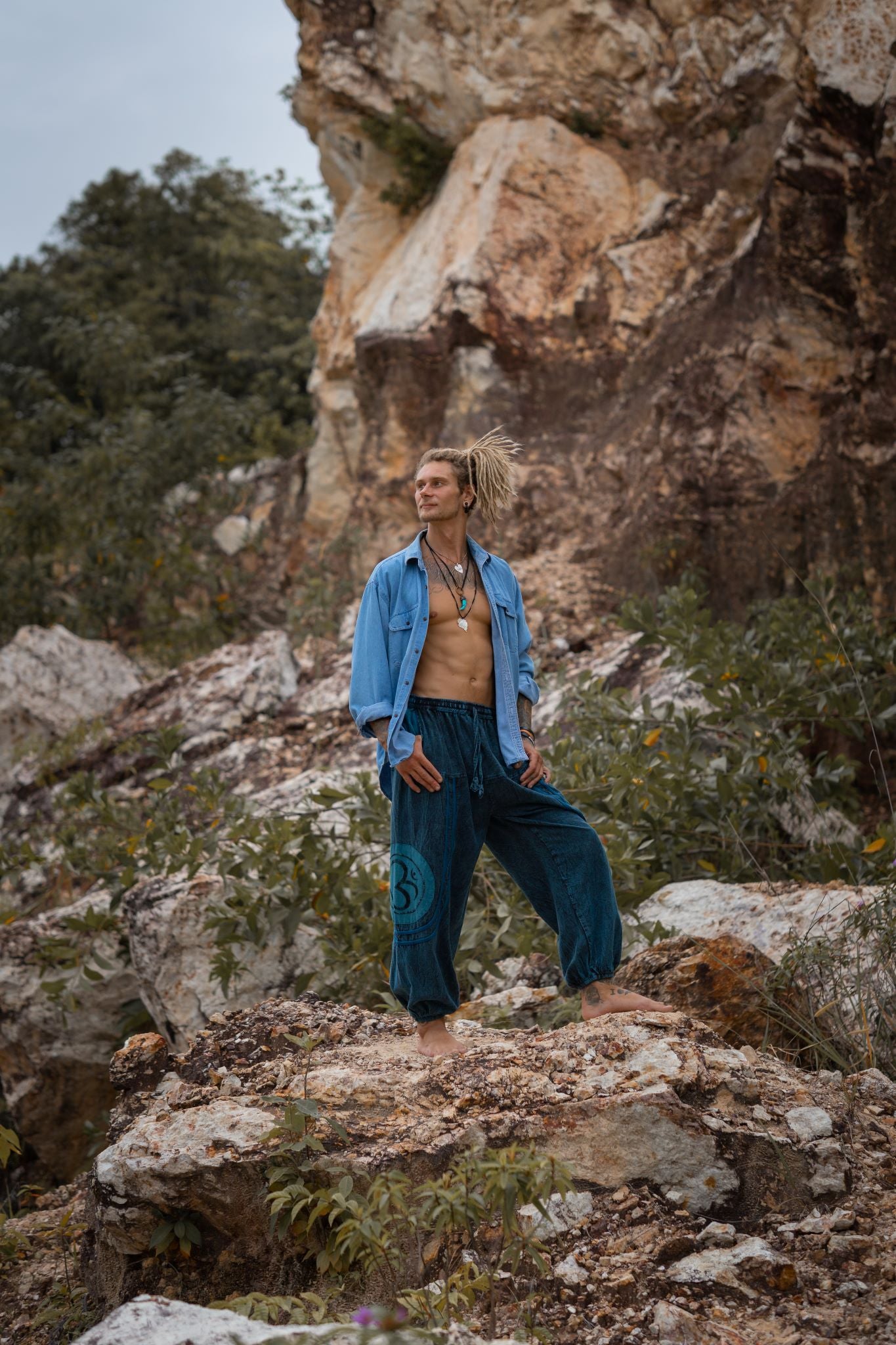 mens-stonewashed-ohm-harem-pants-skater-trousers-blue_3