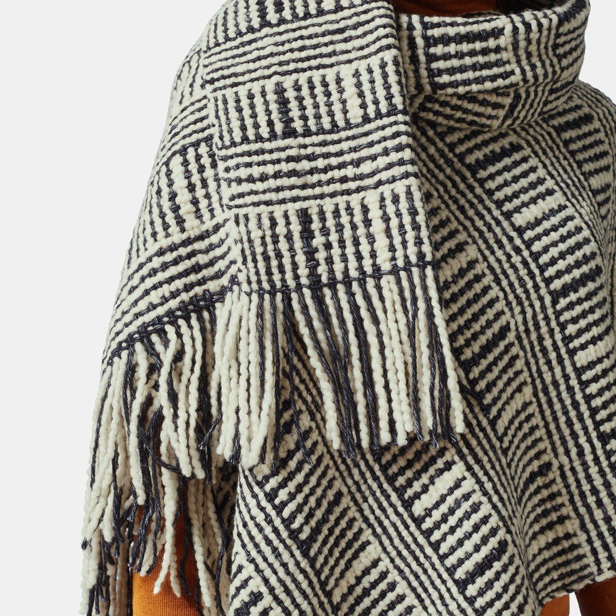 THRROAR10AW17-317_e3baec3b-f304-4cdb-8c95-fb269b912e86