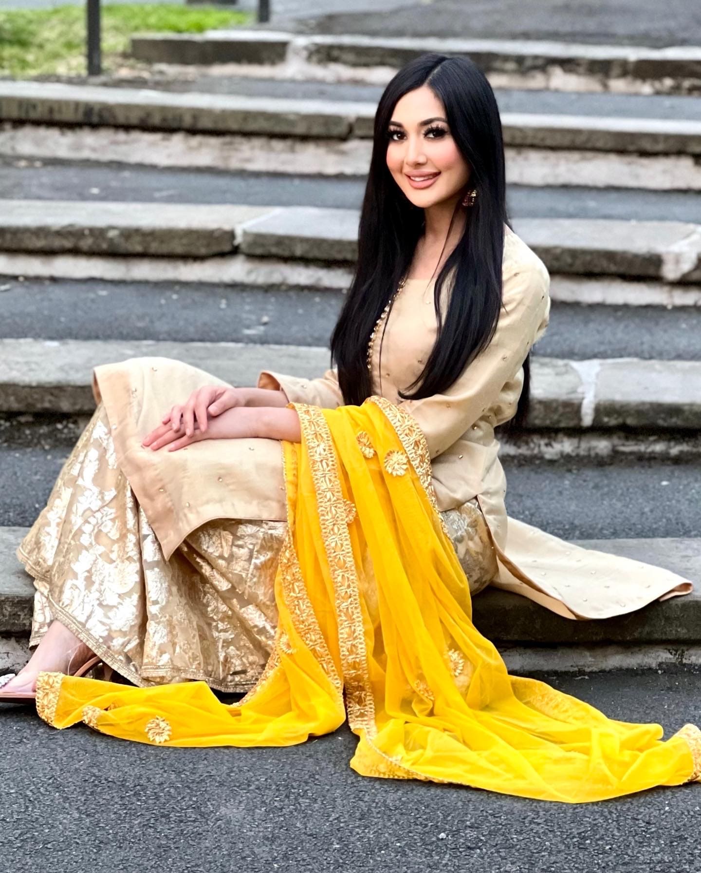 shararayyellow-min-1