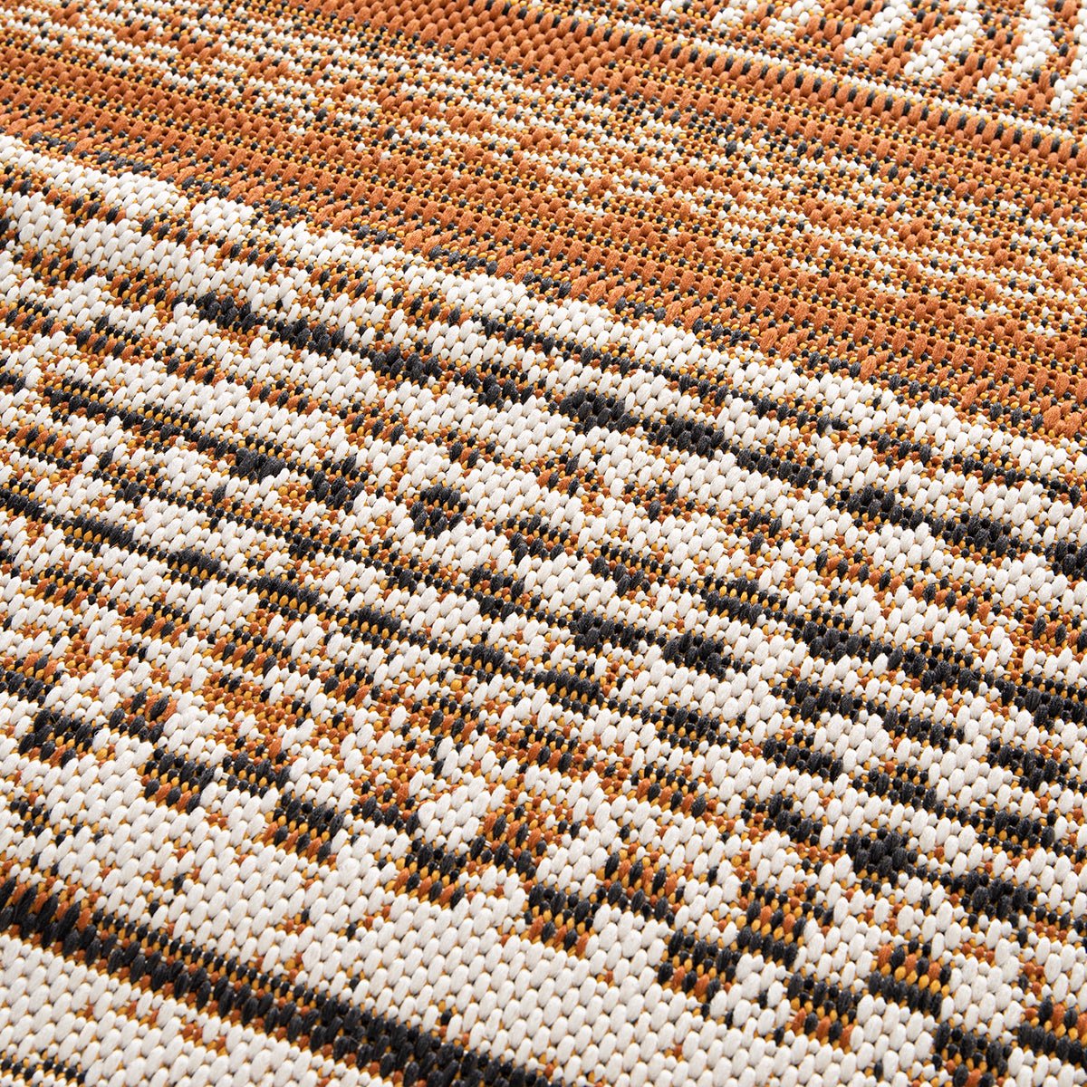 maze-nomad-aztec-160x230cm-outdoor-rug-442176