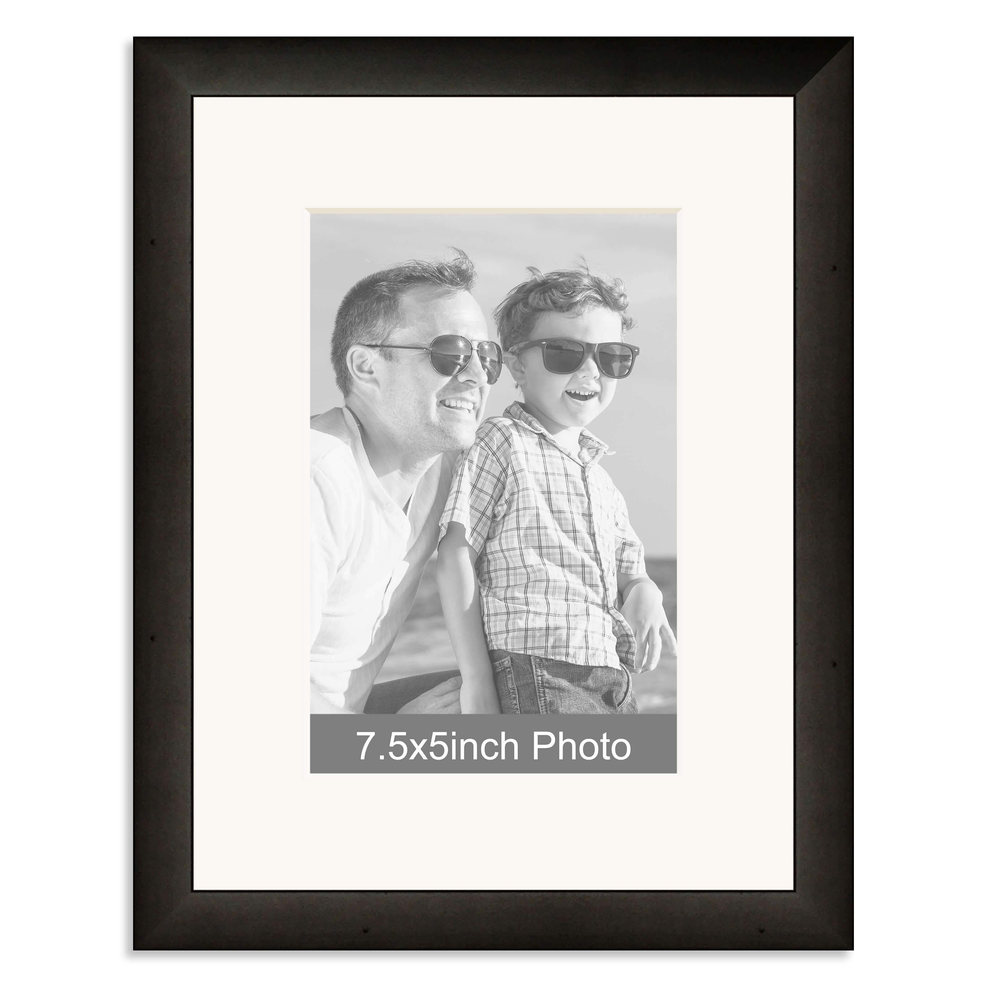 Black Wooden Photo Frame with mount for a 7.5×5/5×7.5in Photo