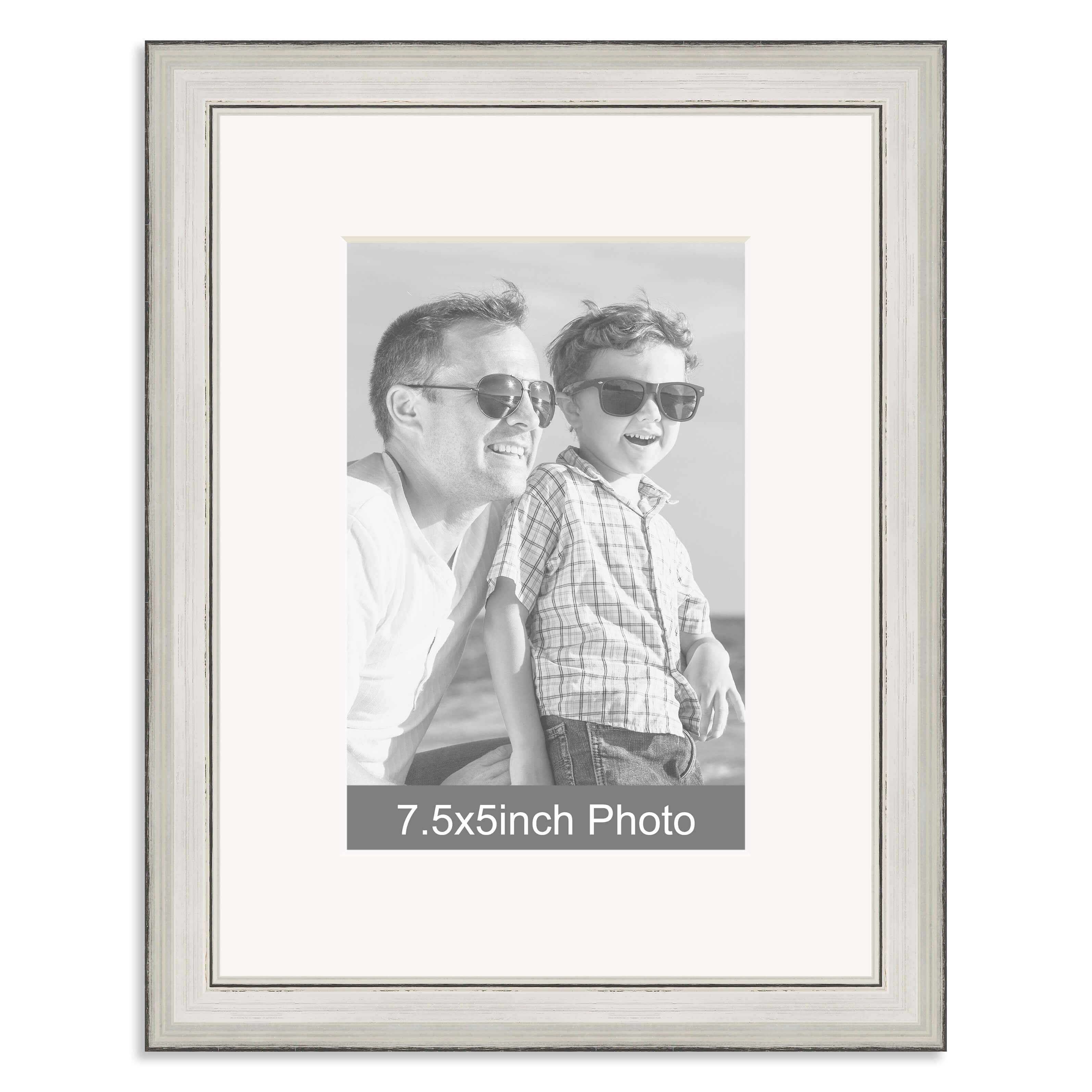 Silver Wooden Photo Frame with mount for a 7.5×5/5×7.5in Photo