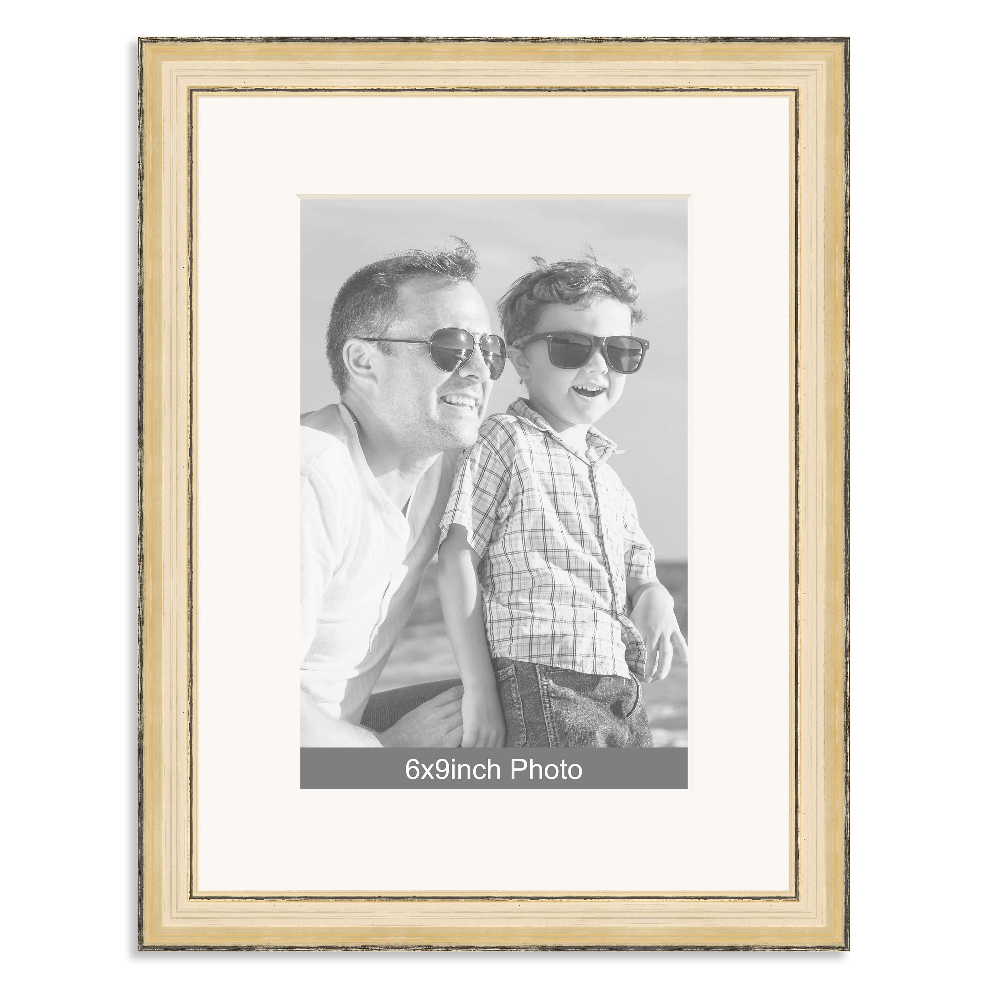 Gold Wooden Photo Frame with mount for a 9×6/6x9in Photo – Photo uploaded below