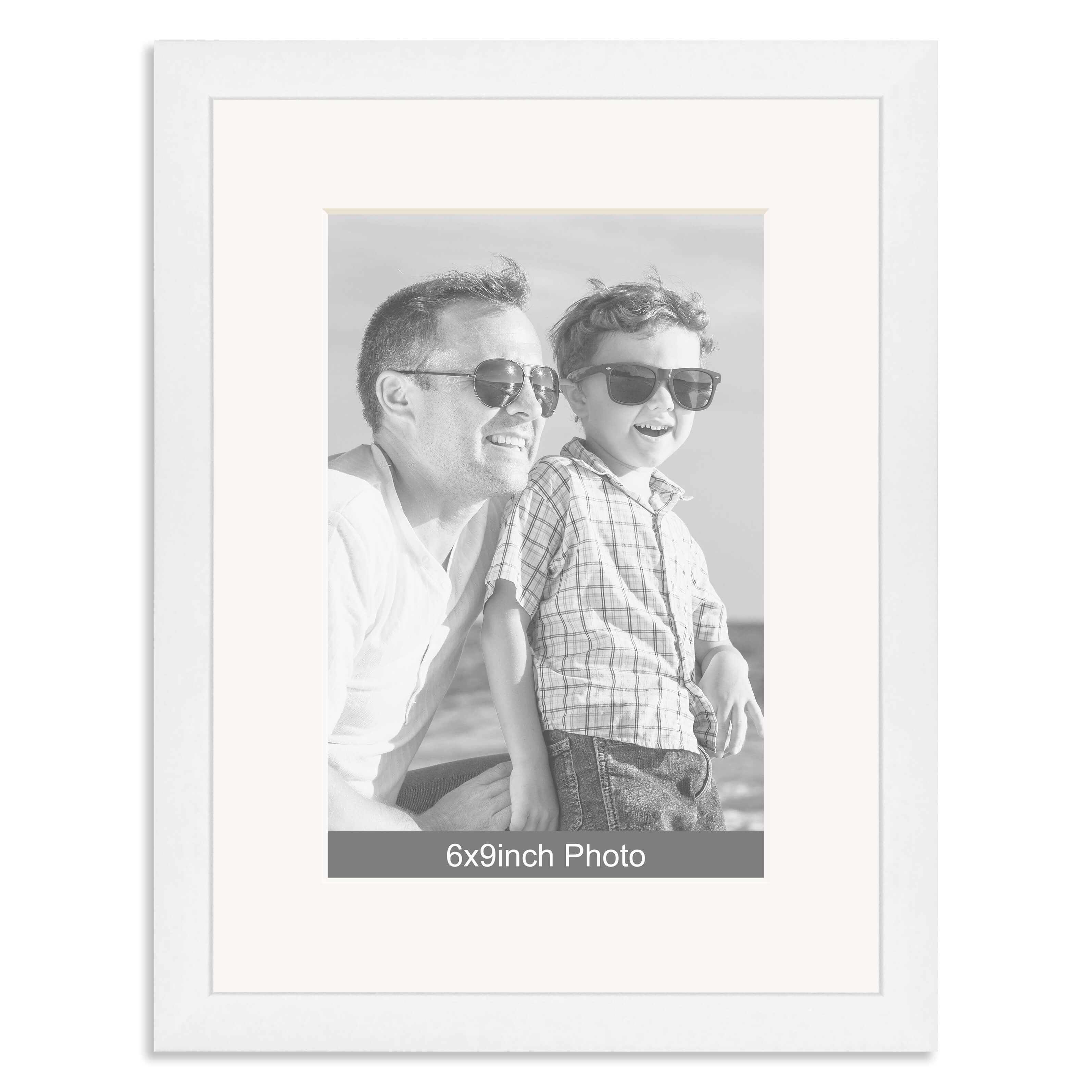 White Wooden Photo Frame with mount for a 9×6/6x9in Photo – Photo to follow by email