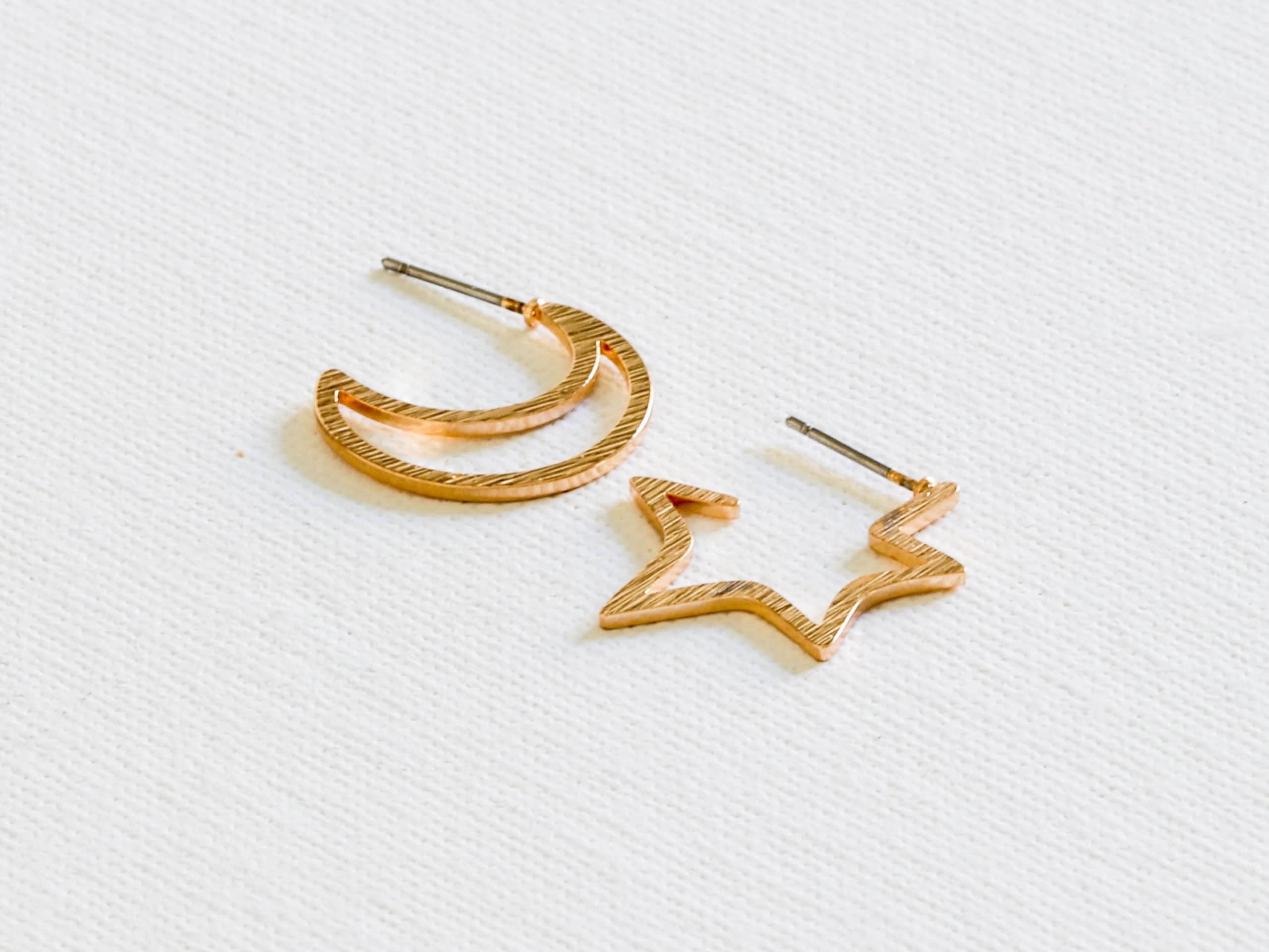 Chiarra Moon and Star Mismatched Earrings in Gold – Big Metal London