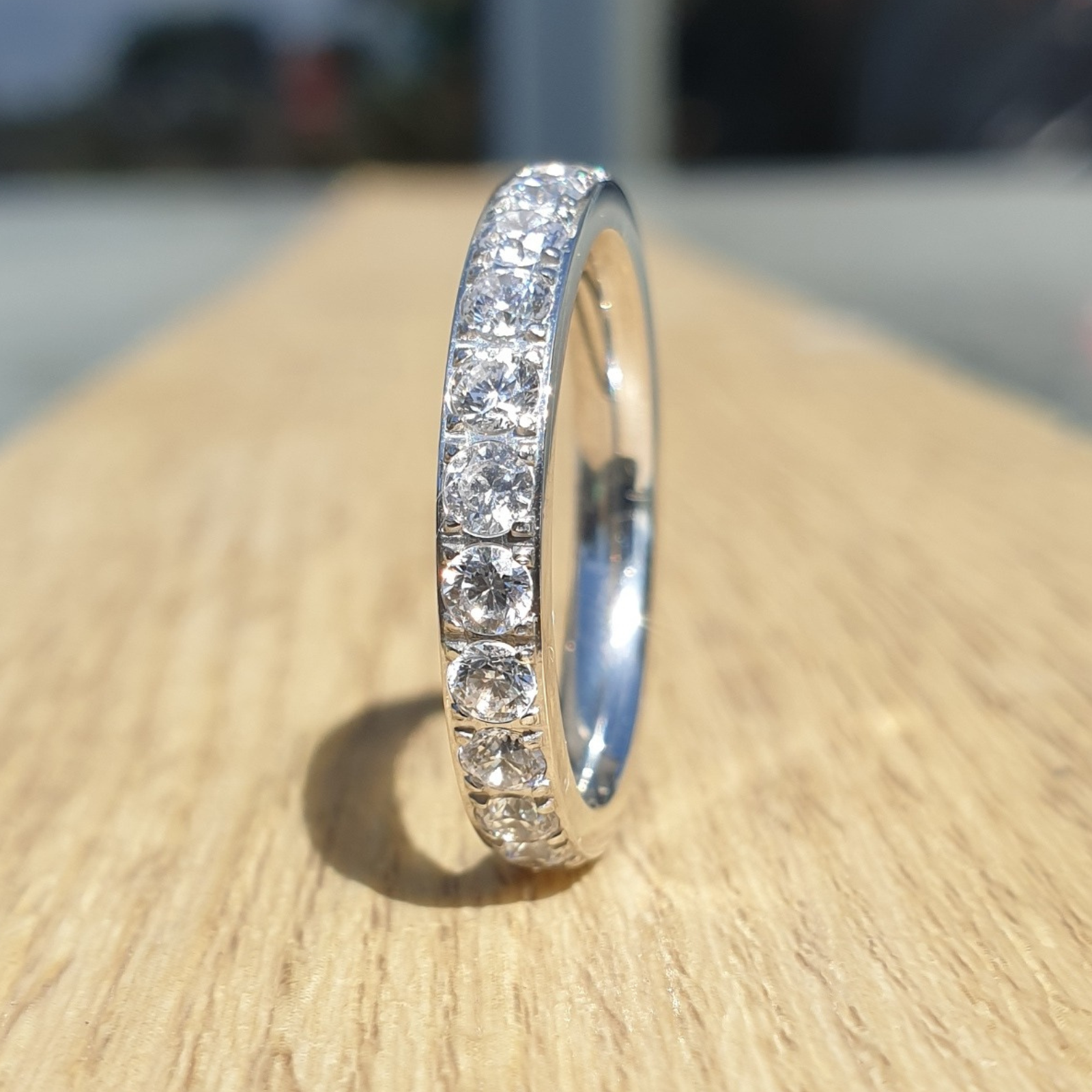 Sparkling Ladies Titanium 3mm Wide White Gold Zircon Glitz Ring UK S / US 9 – Rock Solid Rings