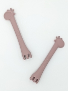 2 in 1 giraffe silicone Spoon/fork Blush – Children’s Silicone Tableware – Tiny Roo