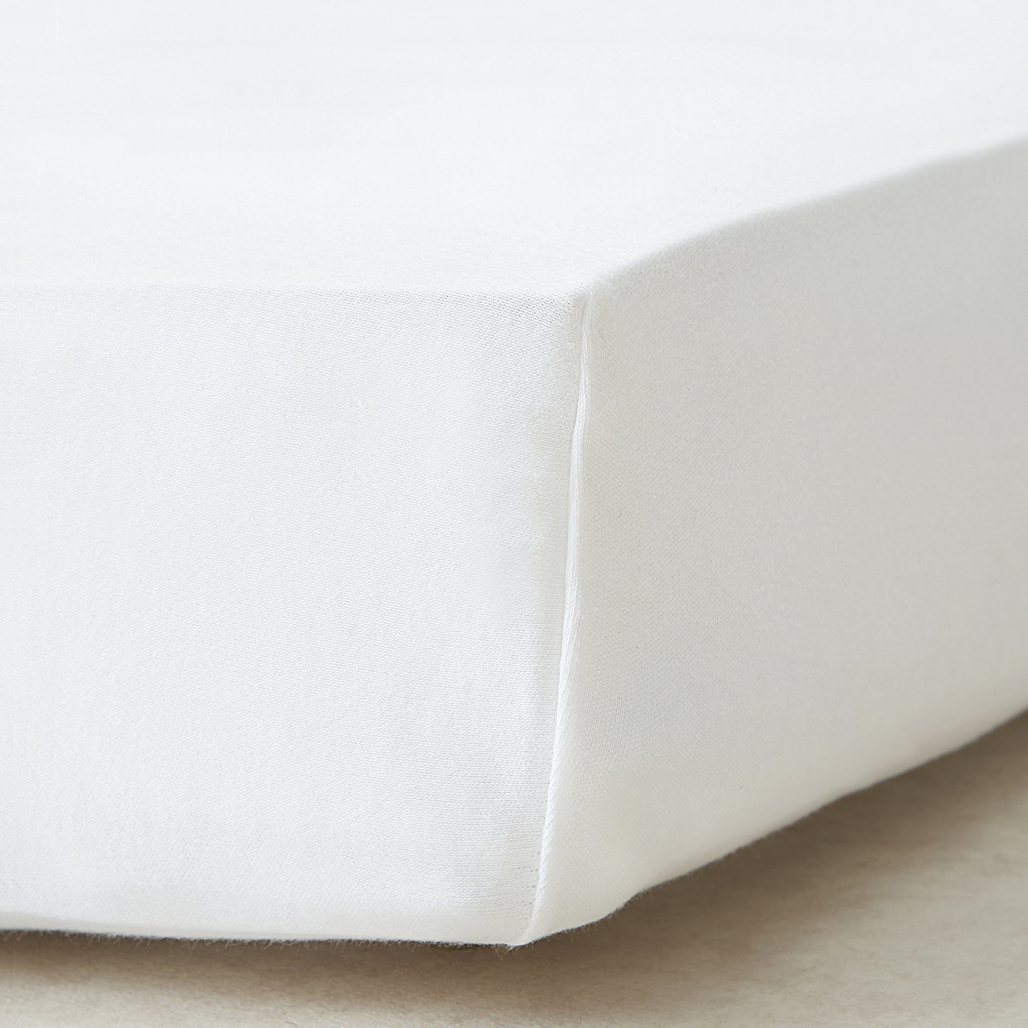 Premium Quality Organic 100% Cotton Fitted Sheet For Travel Cot – 95 x 65cm – The Tiny Bed Company
