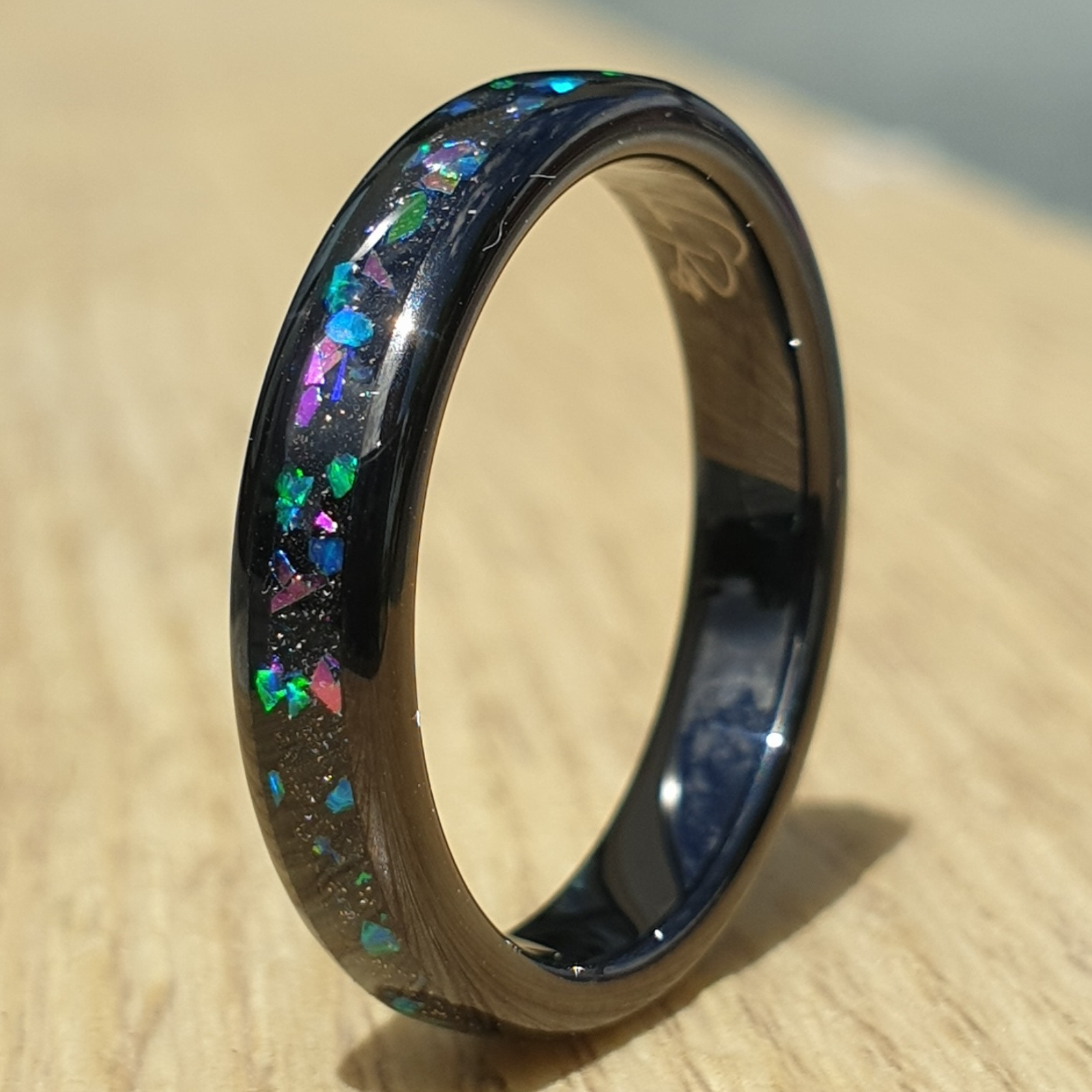 Black Blue Green Opal Polished Tungsten 4mm Wonder Ring UK Z+3 / US 14 – Rock Solid Rings