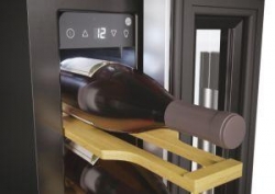 Hoover HWCB15UK/1 7 Bottle Freestanding Wine Fridge