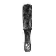 WetBrush Men’s Detangler Carbon