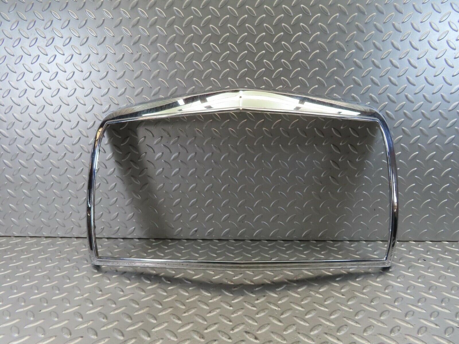 11612 Mercedes-Benz W114 Front Grill Frame Chrome – Classic Mercedes Parts
