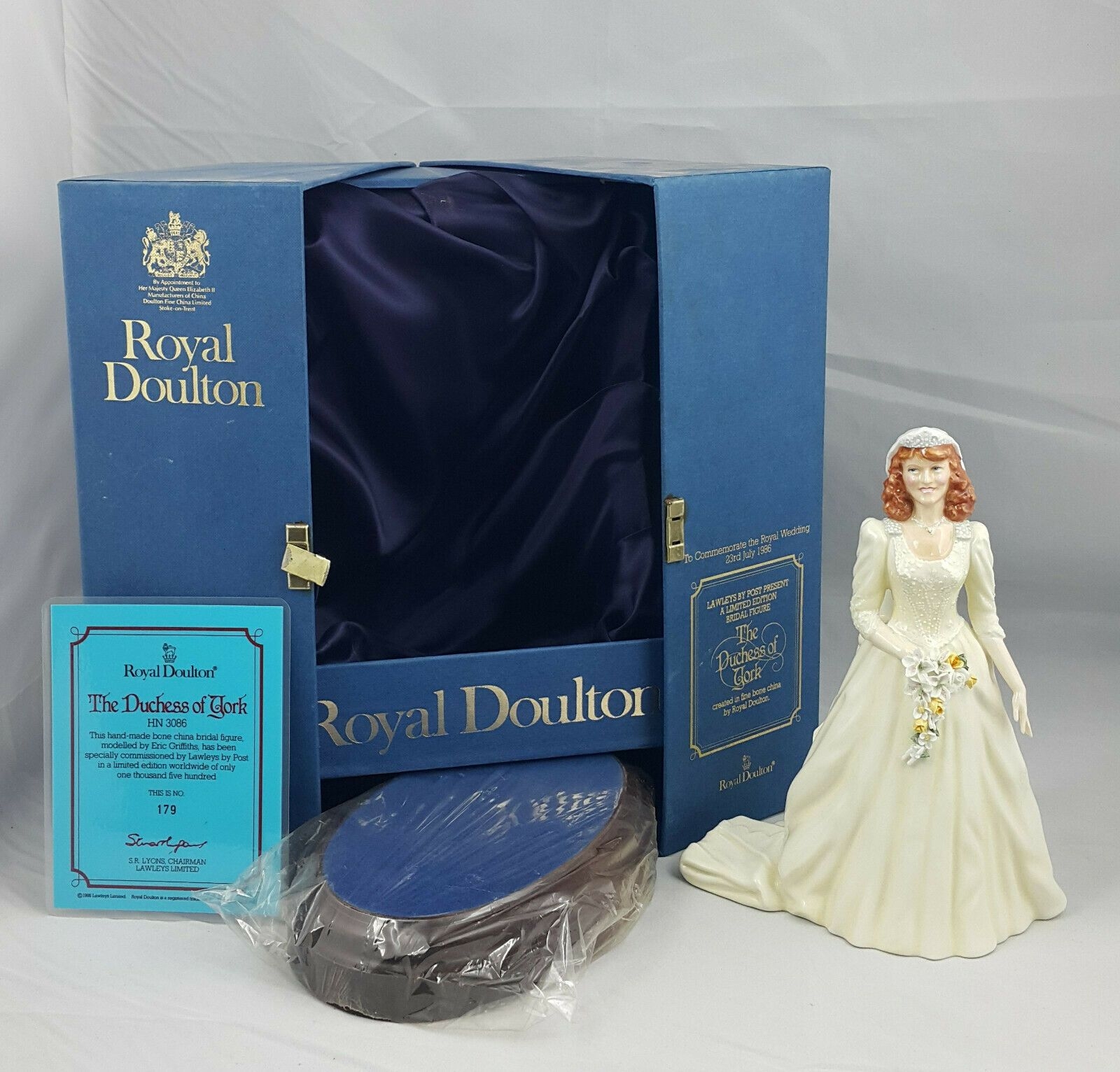 Royal Doulton Figurine – Duchess of York HN 3086 – Ltd Ed, Box, Certi, & Plinth – Amazing Antiques Etc. – Amazing Antiques