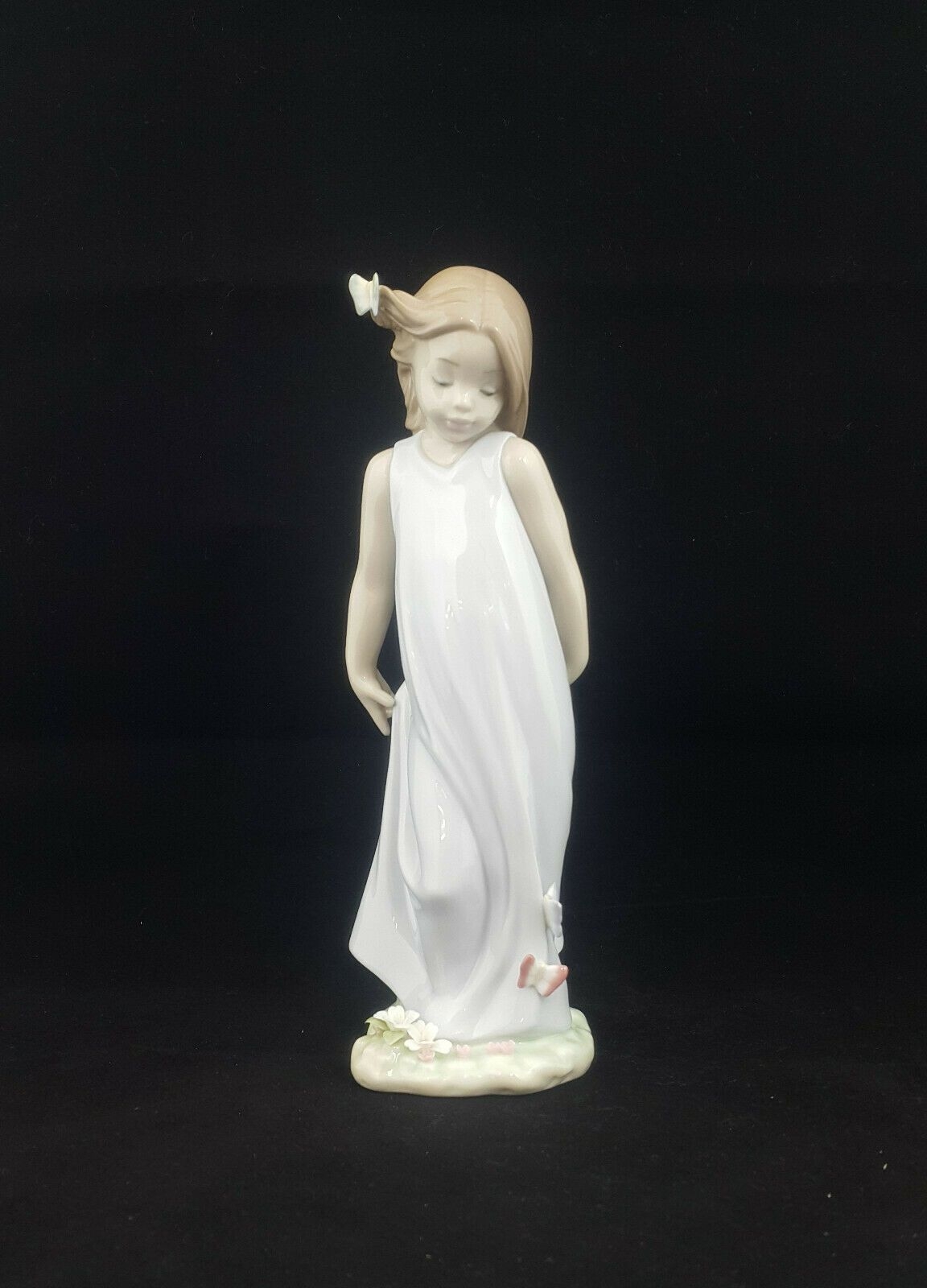 Lladro Figurine Friend Of The Butterflies Model 6963 – Boxed – Amazing Antiques Etc. – Amazing Antiques