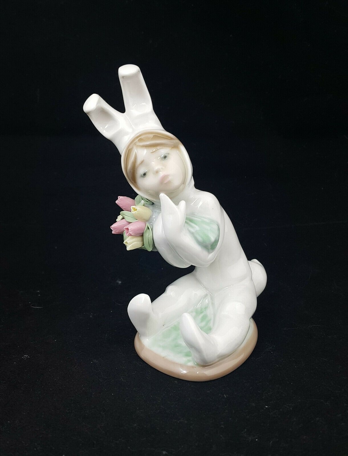 Lladro Figurine – Spring Flowers Model No. 1509 – FB0020 – Lladró – Amazing Antiques