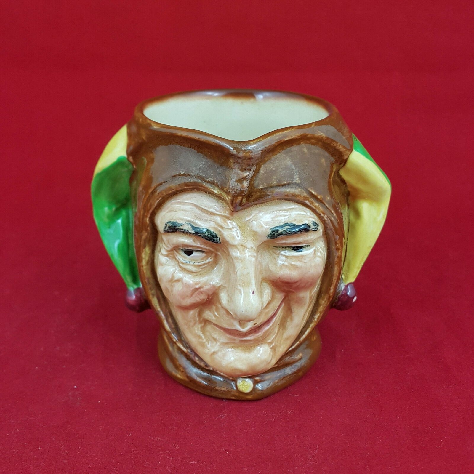 Royal Doulton Character Jug Small – Jester D5556 – 311 RD – Royal Doulton – Amazing Antiques