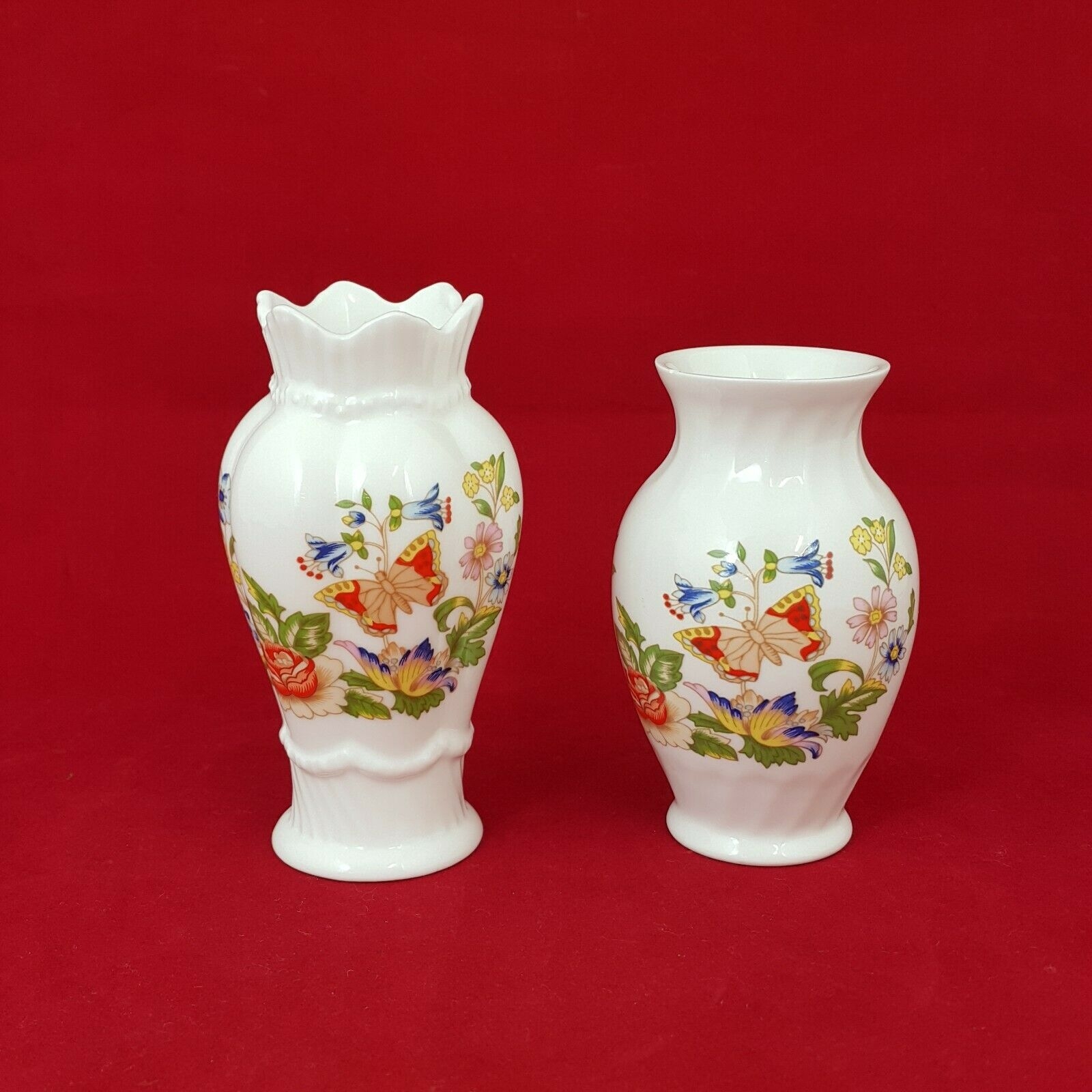 Aynsley Cottage Garden 2x Small Vase (1 has a small chip) – 5210 AY – Aynsley – Amazing Antiques