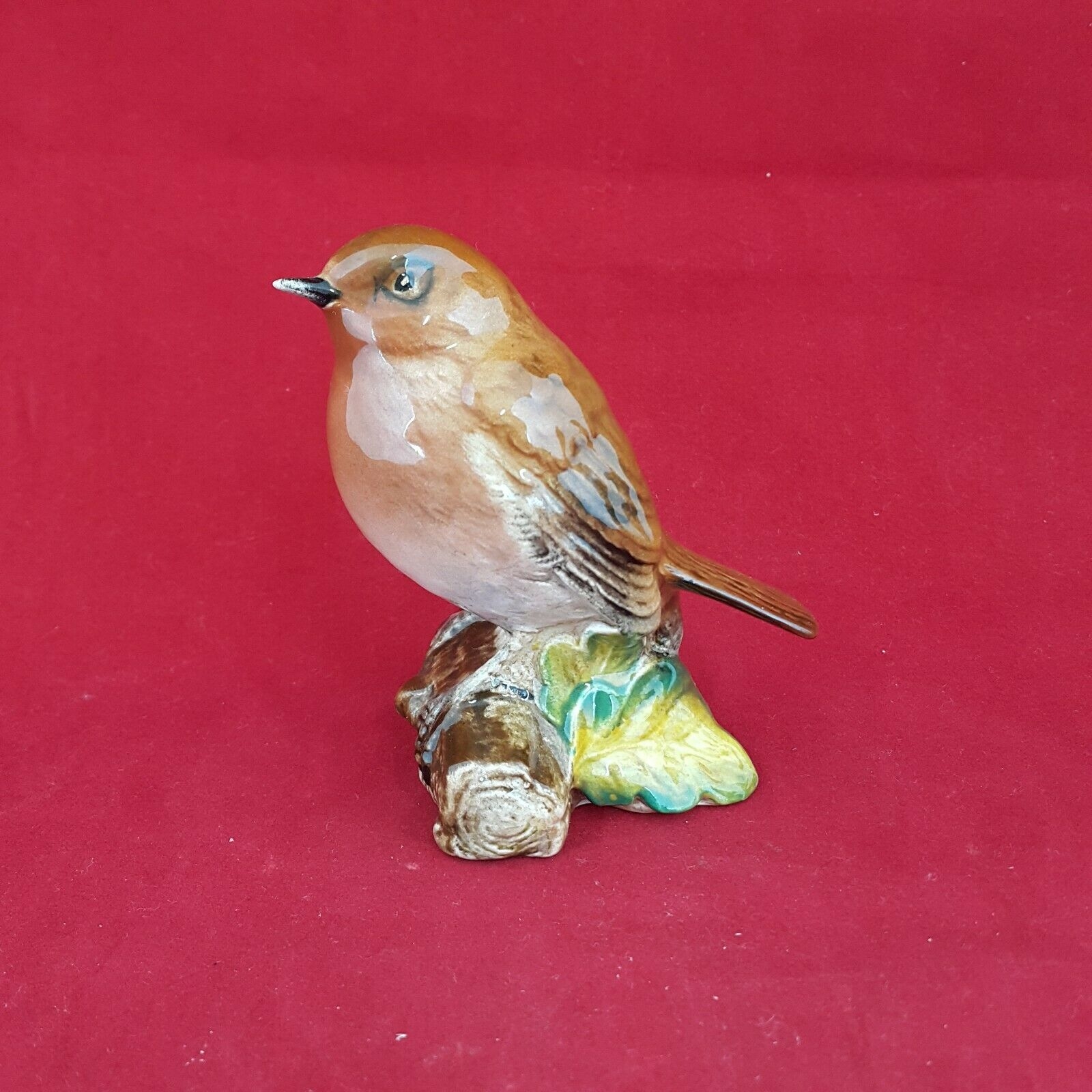 Beswick Bird Figurine 980B – Robin – 5515 BSK – Beswick – Amazing Antiques