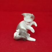 Lladro Nao Figurine Cat and Mouse 5236 – 5303 L/N – Lladro/ Nao – Amazing Antiques