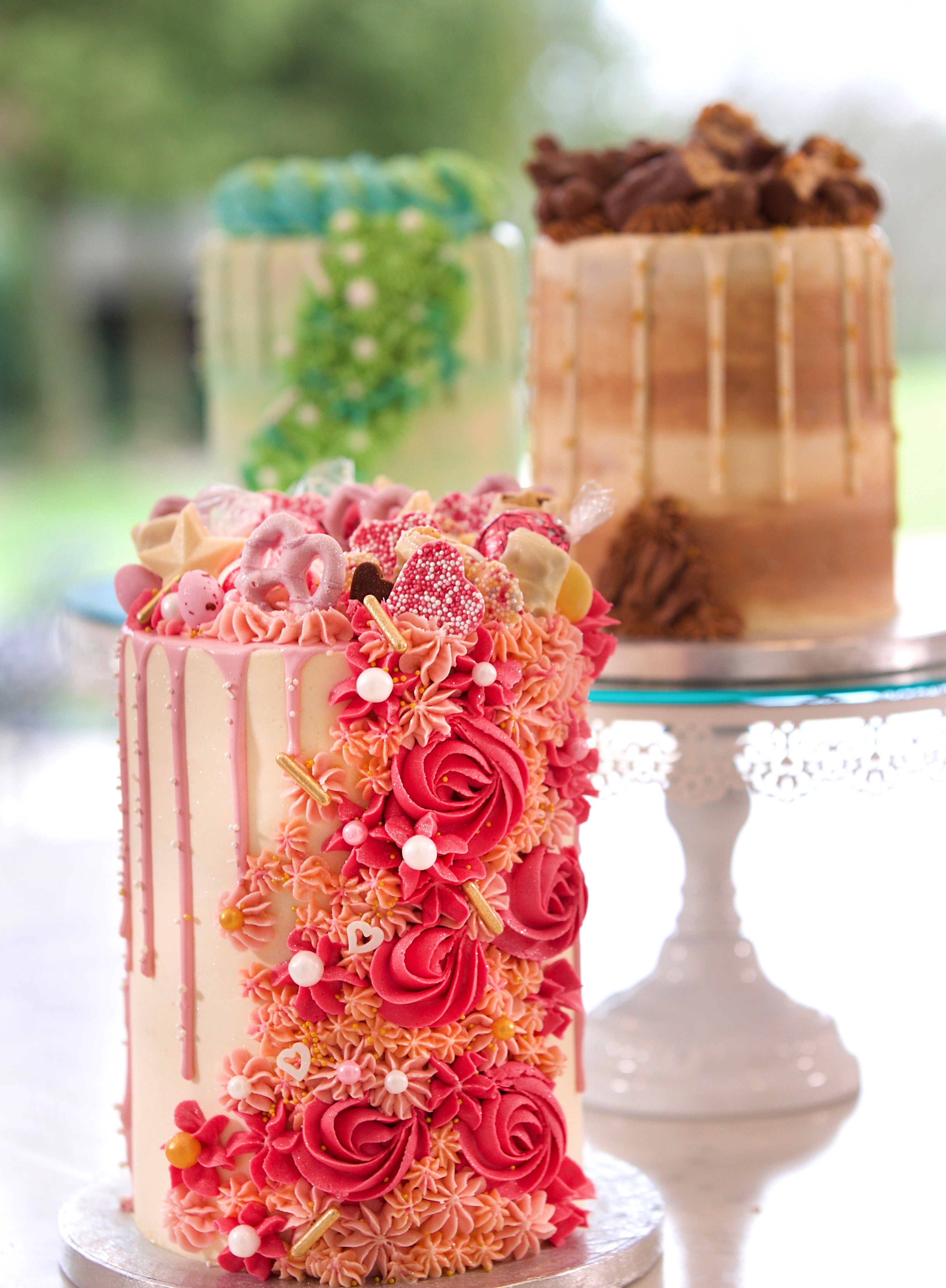 Build Your Own Cake, Large Tiered (serves 45-50) (+£115) / Yes (+£3) / Faux Flowers + Butterflies (+£12) – Amy’s Bakehouse