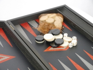 Manopoulos Backgammon – Black Oak – Red Burl and Grey Points – 60cm
