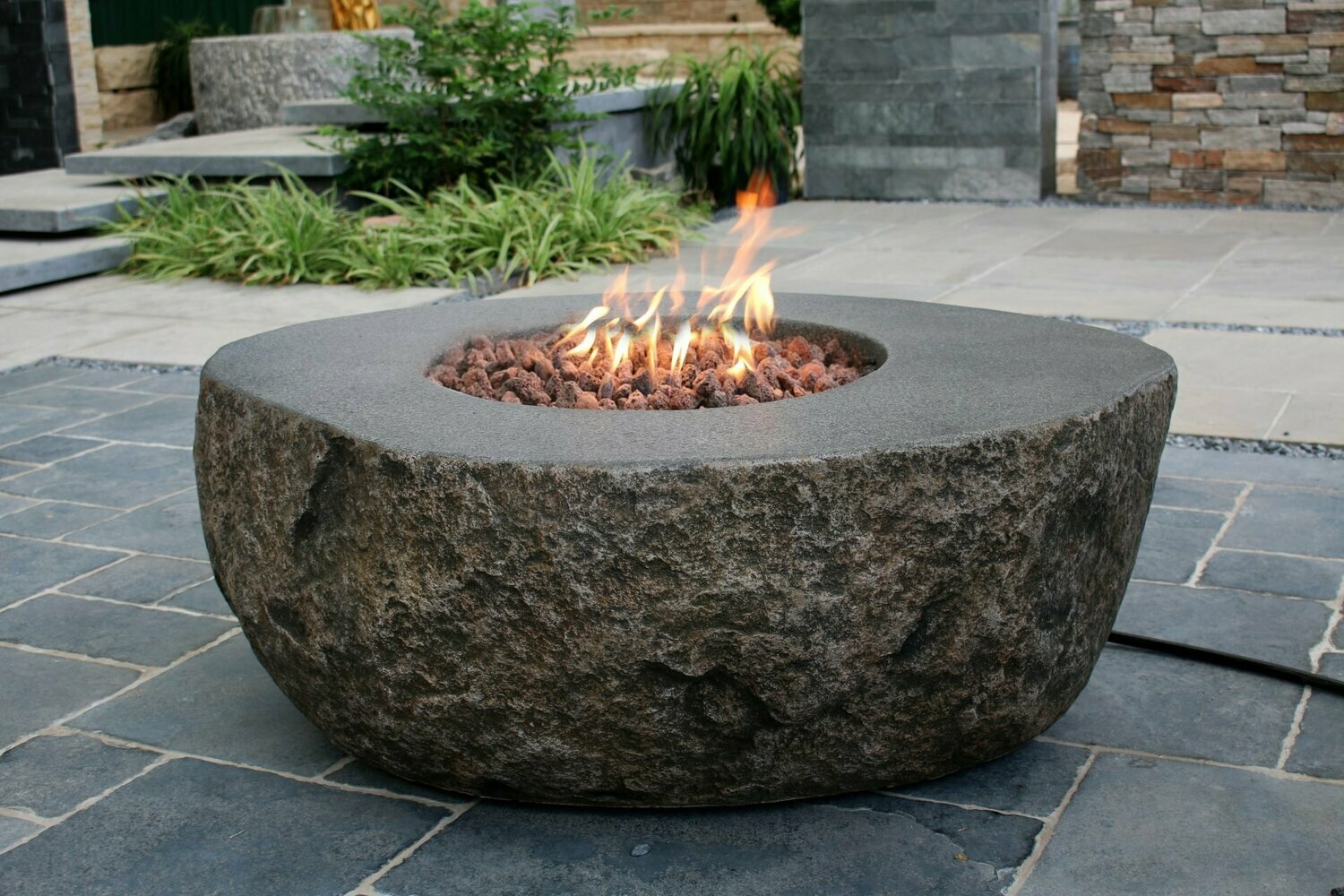 Elementi Boulder Fire Table – Mains Gas – Outdoor Fire Pit – Forno Boutique