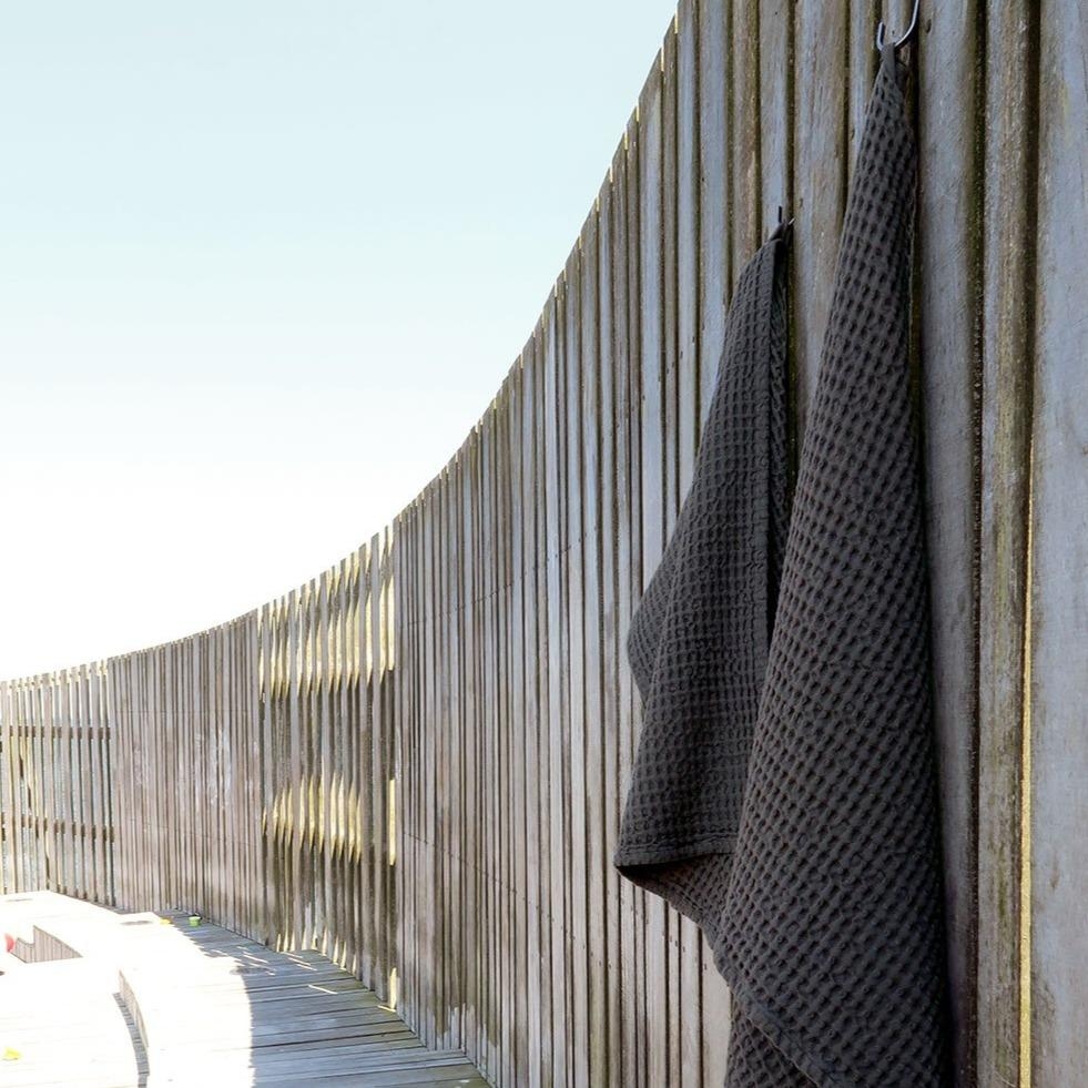 Big Waffle Medium Towel – Dark Grey – The Organic Company