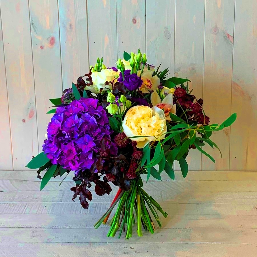 Flower Bouquet in Blues and Creams Standard – Blooming Amazing
