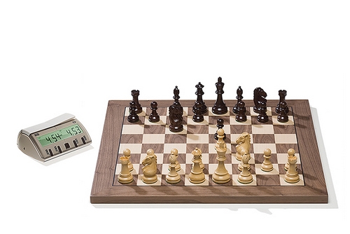 Walnut DGT Electronic Chessboard (E-Board) USB Port Version. Royal Pieces