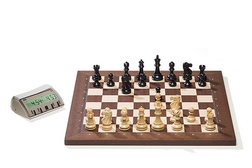 Rosewood DGT Electronic Chessboard (E-Board) USB Port Version. Classic Pieces