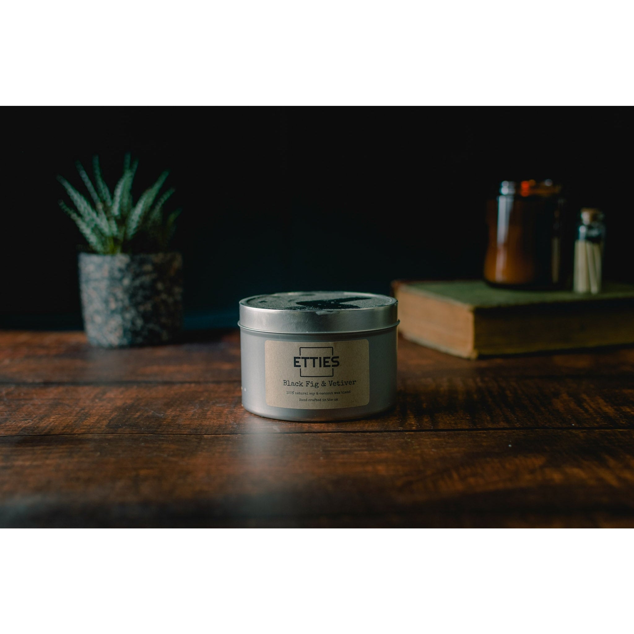Black Fig & Vetiver Luxury Candle In TIn – 400ml – Etties Candles