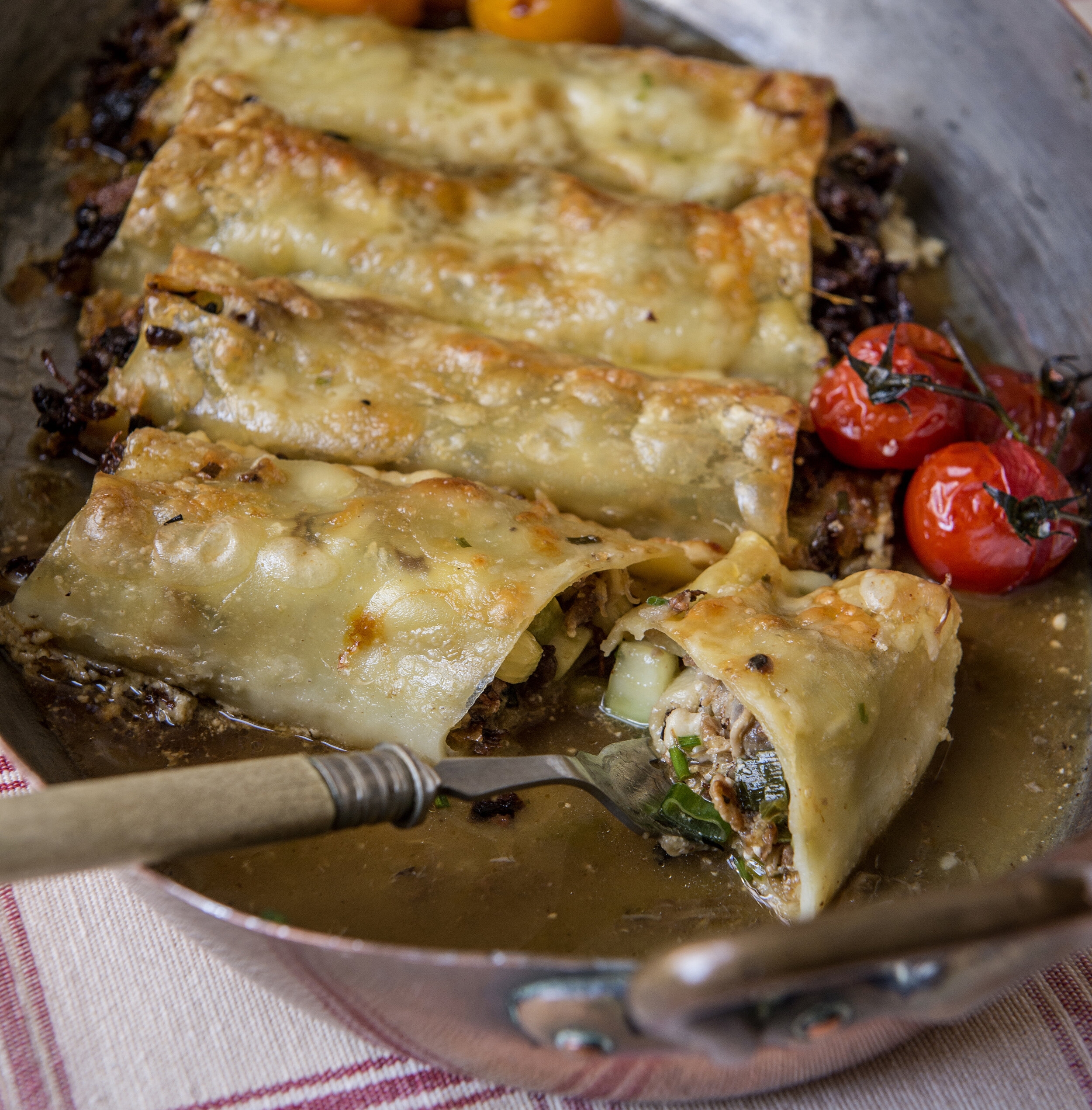 Confit Duck Meat (boneless) – 1kg – Mr Duck