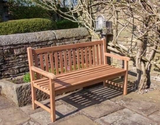 Classic park bench – Outdoor Furniture – LMC Trading