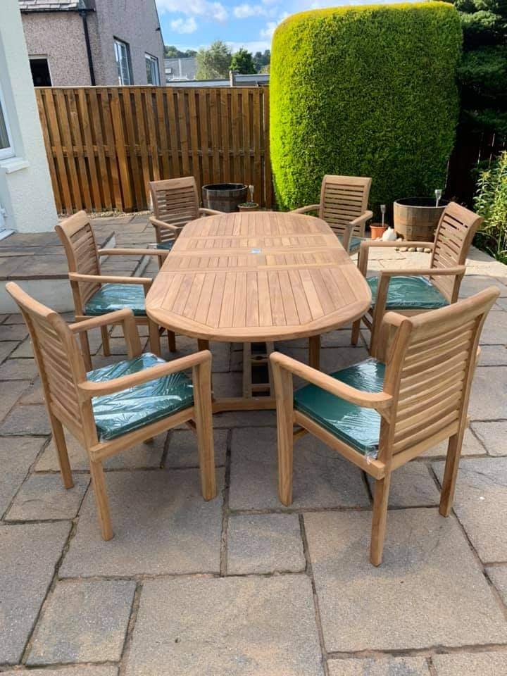 Extending table + 6 chairs – Outdoor Furniture – LMC Trading